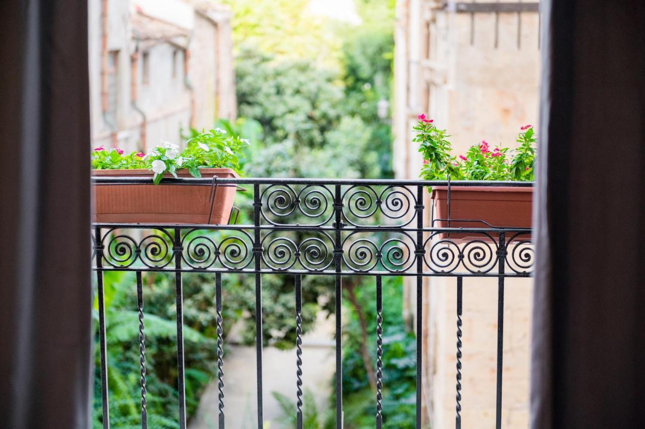 Ausa Suites Palermo Buitenkant foto